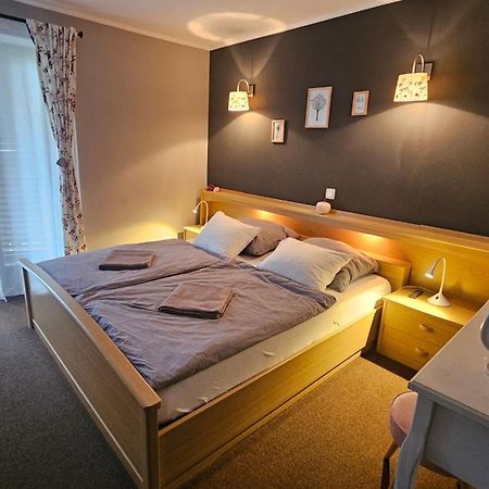 Rooms Malina Blejska Dobrava Kültér fotó